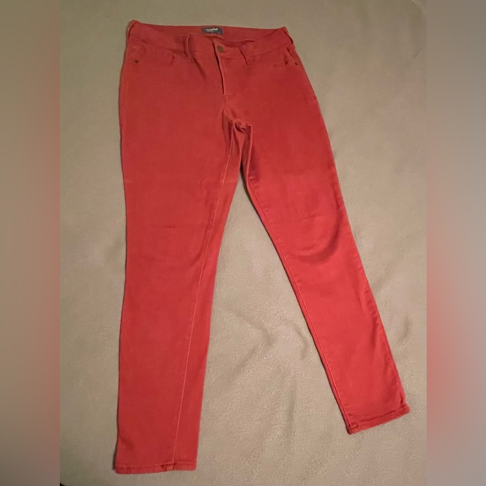 Old Navy Rockstar Mid-Rise Skinny Jeans. Rust, Size 12.